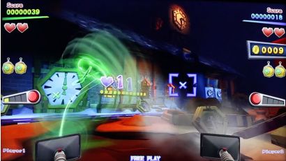 Luigi's Mansion Arcade - Vacuuming up a ghost